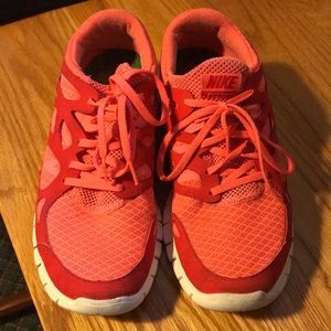 NIKE FREE RUN 2 - Size 10 women’s, gently worn